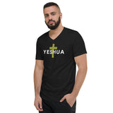 YESHUSA V-NECK GRAPHIC TEE